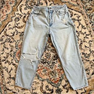 Abercrombie Curve Love Light Wash Mom Jeans